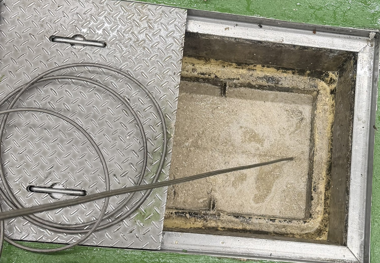 【工場の排水詰まり】