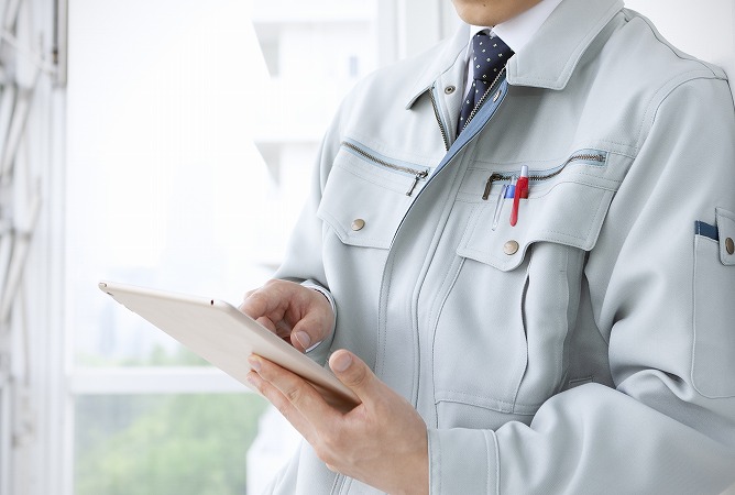 説明するスタッフ